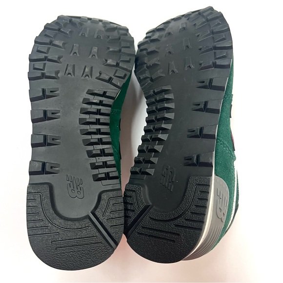 New Balance 574 - Picture 2 of 6